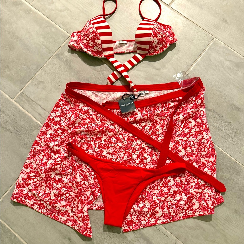 New 💯 % authentic Burberry swimming suit. Size L.